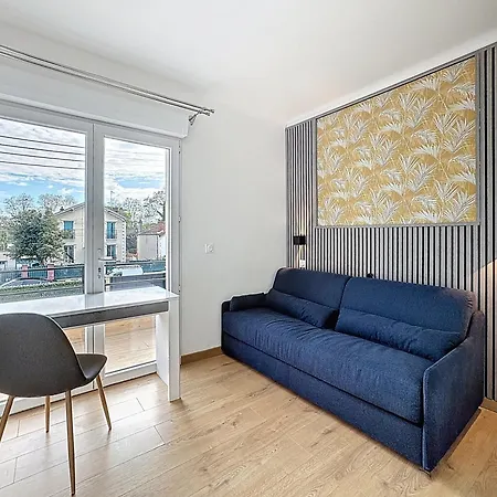Sky Apartment- Paris - Blanc Mesnil 公寓 勒布朗-梅尼尔